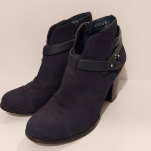 Kate & Mel navy blue nubuck ankle boots, size 8.5 (39)